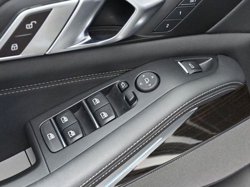 Used 2024 BMW X5 xDrive40i w/ Premium Package image 12