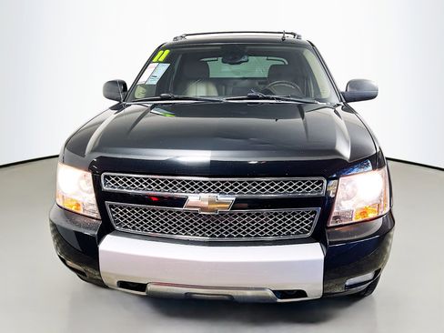 Used 2011 Chevrolet Avalanche LT w/ Luxury Package image 11