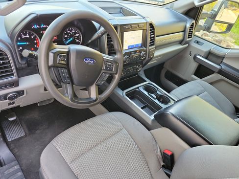 Used 2020 Ford F350 XLT w/ XLT Premium Package image 8