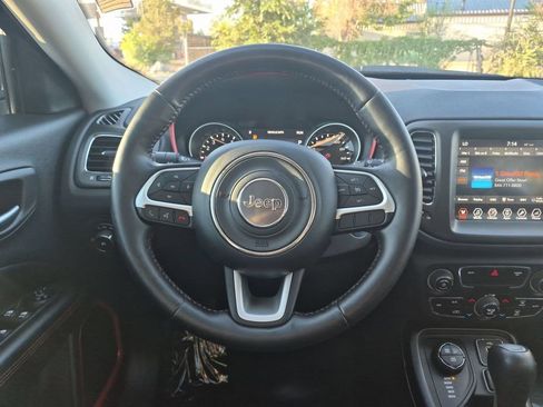 Used 2018 Jeep Compass Trailhawk w/ Cold Weather Group AWD/4WD image 15