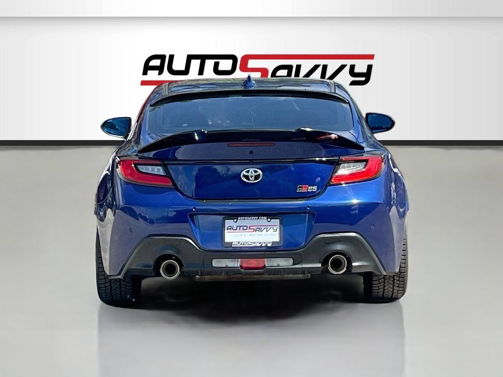 Used 2025 Toyota GR86 w/ ALL Weather Mat Package (TMS) RWD image 6