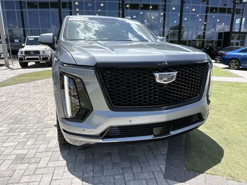 Used 2026 Cadillac Escalade Platinum Sport w/ LPO, ONYX Package AWD/4WD image 9