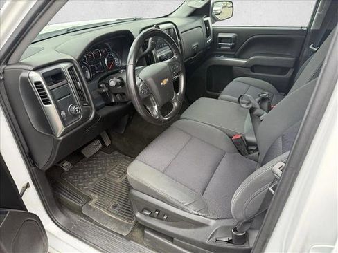 Used 2018 Chevrolet Silverado 1500 LT w/ LT Eassist Package RWD image 9