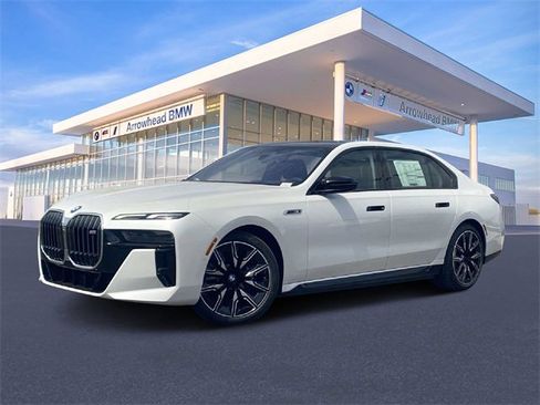 New 2025 BMW i7 M70 image 24