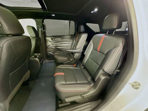 Used 2024 Chevrolet Traverse RS image 25