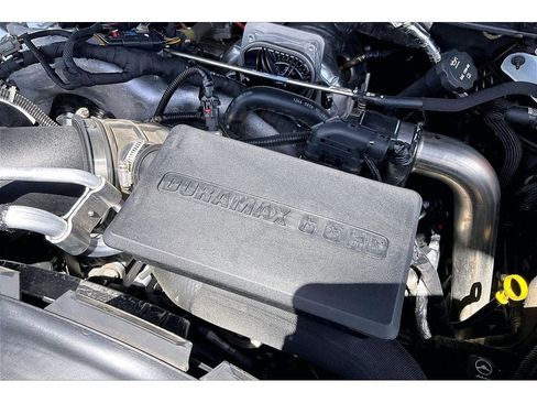 Used 2024 Chevrolet Silverado 2500 ZR2 w/ Technology Package AWD/4WD image 34