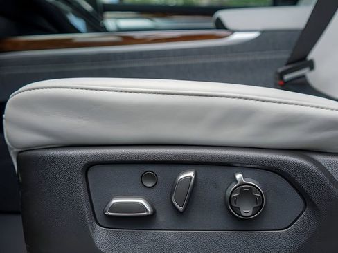 New 2026 Cadillac Escalade Platinum Sport w/ LPO, ONYX Package image 17