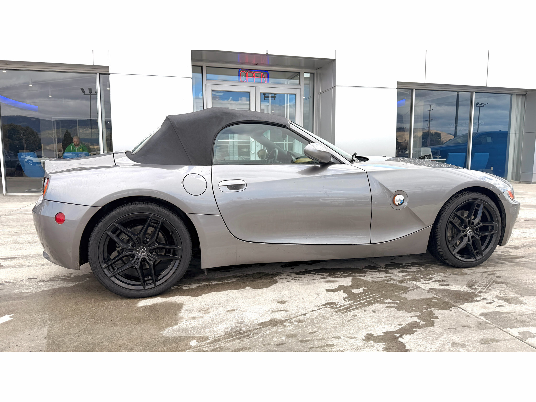 Used 2003 BMW Z4 3.0i RWD image 6