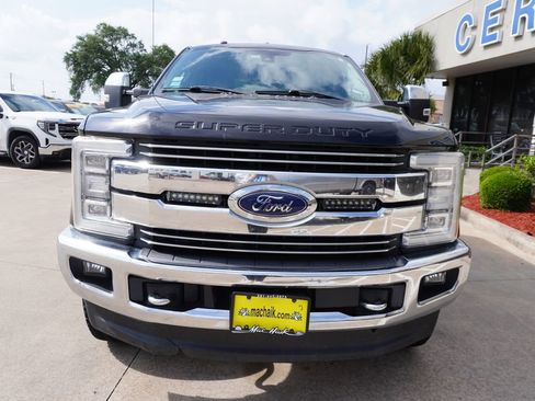 Used 2017 Ford F250 Lariat w/ Lariat Ultimate Package image 2