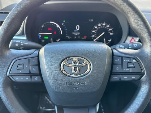 New 2026 Toyota Sienna LE image 23