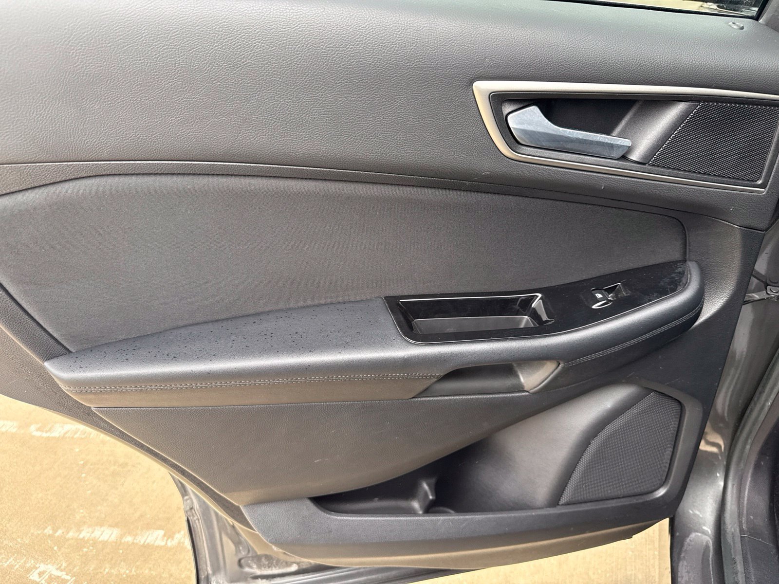 Used 2016 Ford Edge SEL FWD image 20