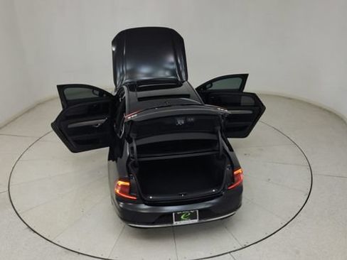 Used 2023 Volvo S90 B6 Plus AWD/4WD image 34