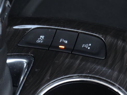 Used 2021 Chevrolet Malibu Premier image 34