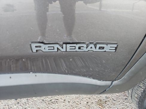 Used 2019 Jeep Renegade Altitude w/ Quick Order Package 2XM image 24