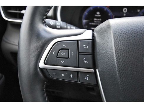 Used 2023 Toyota Highlander Limited FWD image 17
