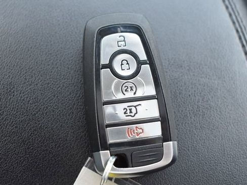 Used 2024 Ford Edge SEL w/ Convenience Package image 29