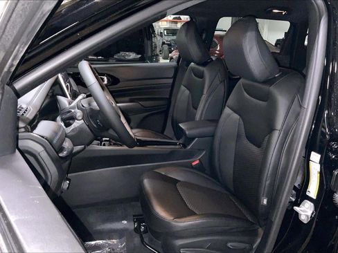 New 2026 Jeep Compass Latitude AWD/4WD image 9