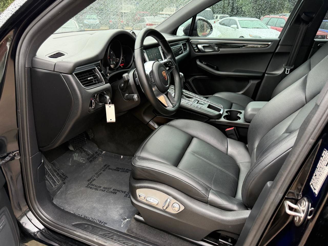 Used 2018 Porsche Macan AWD/4WD image 10