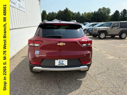 Used 2023 Chevrolet TrailBlazer LT w/ Convenience Package AWD/4WD image 9