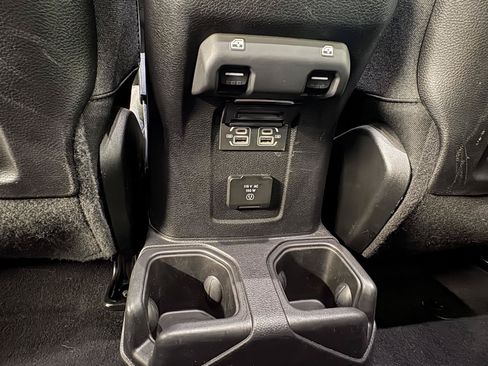 Used 2025 Jeep Wrangler Unlimited Rubicon AWD/4WD image 24