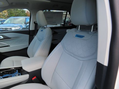 New 2026 Ford Explorer Platinum w/ LUX Leather Package image 14