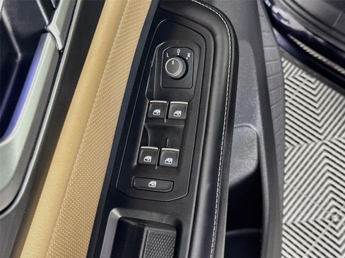 Used 2024 Volkswagen Atlas Cross Sport SE FWD image 19
