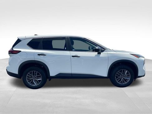 Used 2024 Nissan Rogue S AWD/4WD image 6