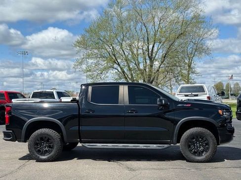 Used 2022 Chevrolet Silverado 1500 ZR2 w/ Technology Package AWD/4WD image 41