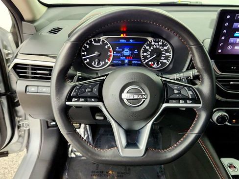 Used 2024 Nissan Altima 2.5 SR w/ SR Premium Package FWD image 14