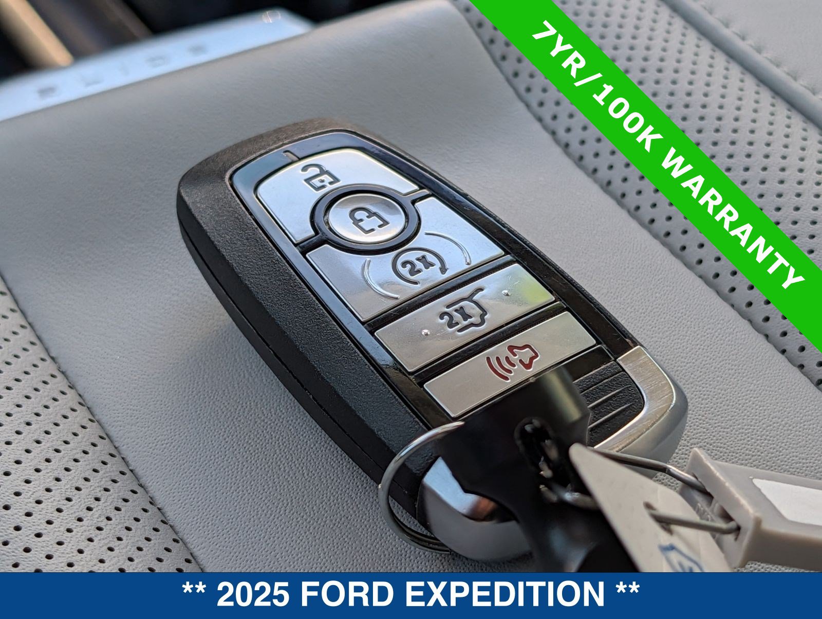Used 2025 Ford Expedition Platinum w/ Platinum Ultimate Package AWD/4WD image 37