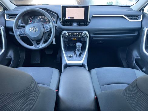 Used 2025 Toyota RAV4 LE image 40