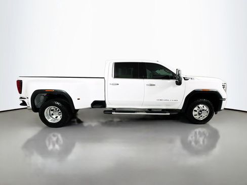 Used 2025 GMC Sierra 3500 Denali w/ Technology Package AWD/4WD image 9