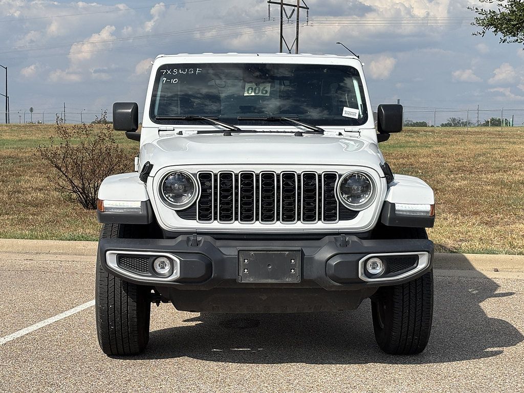 Used 2025 Jeep Wrangler Unlimited Sahara AWD/4WD image 3