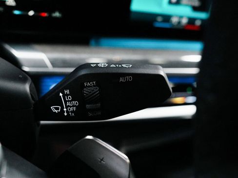 Used 2023 BMW 760i xDrive image 26