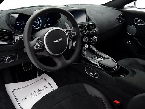 Used 2020 Aston Martin V8 Vantage Coupe RWD image 18