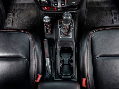 Used 2022 Jeep Wrangler Rubicon AWD/4WD image 27