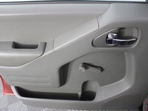 Used 2016 Nissan Frontier S image 11