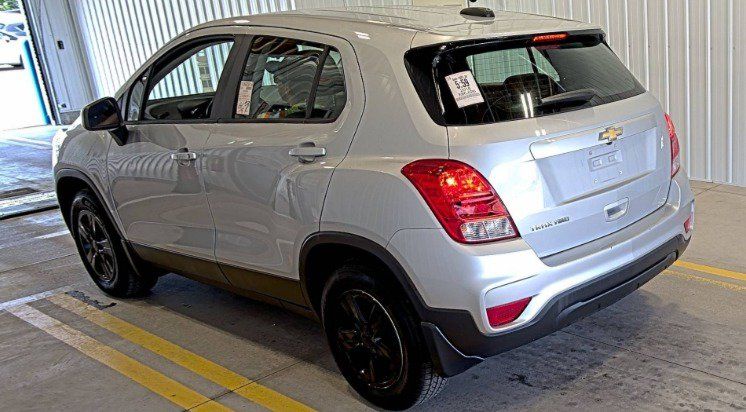 Used 2018 Chevrolet Trax LS w/ LPO, Protection Package AWD/4WD image 4