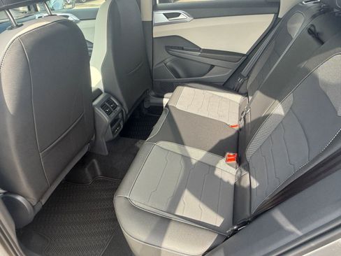 New 2026 Volkswagen Taos SE image 12