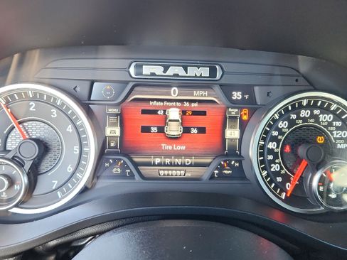 Used 2024 RAM 1500 Laramie image 15