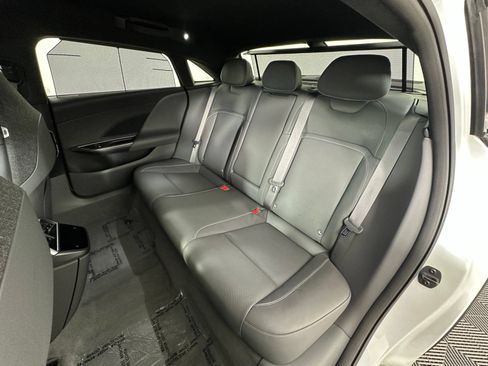 Used 2025 Lucid Air Touring AWD/4WD image 33