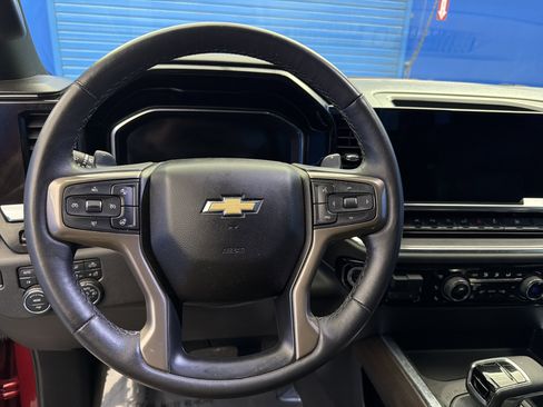 Used 2023 Chevrolet Silverado 1500 High Country w/ Technology Package image 15