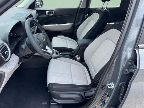 New 2026 Hyundai Venue SEL FWD image 6