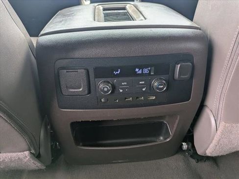 Used 2019 GMC Yukon XL Denali w/ Denali Ultimate Package AWD/4WD image 18