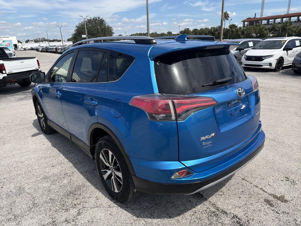 Used 2018 Toyota RAV4 XLE FWD image 6
