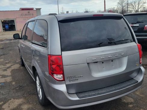 Used 2018 Dodge Grand Caravan SXT image 5