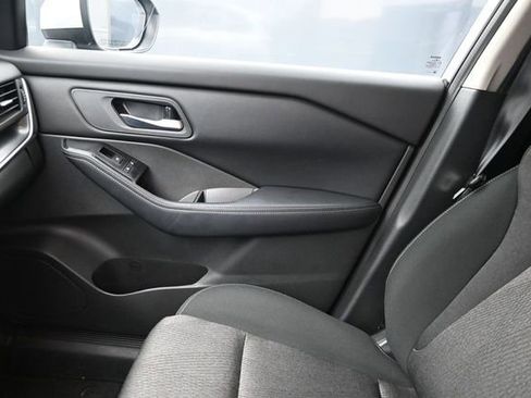 Used 2025 Nissan Rogue SV AWD/4WD image 33