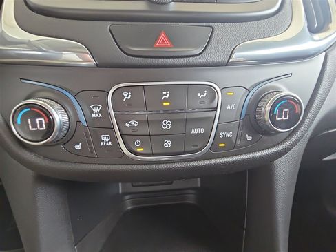 Used 2020 Chevrolet Equinox LT image 18