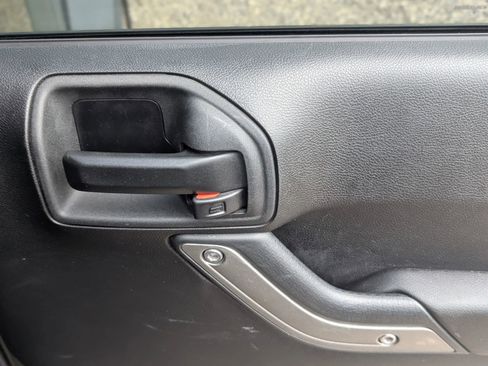 Used 2015 Jeep Wrangler Unlimited Sport w/ Quick Order Package 24S image 12