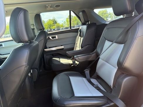 Certified 2023 Ford Explorer XLT w/ Equipment Group 202A AWD/4WD image 19